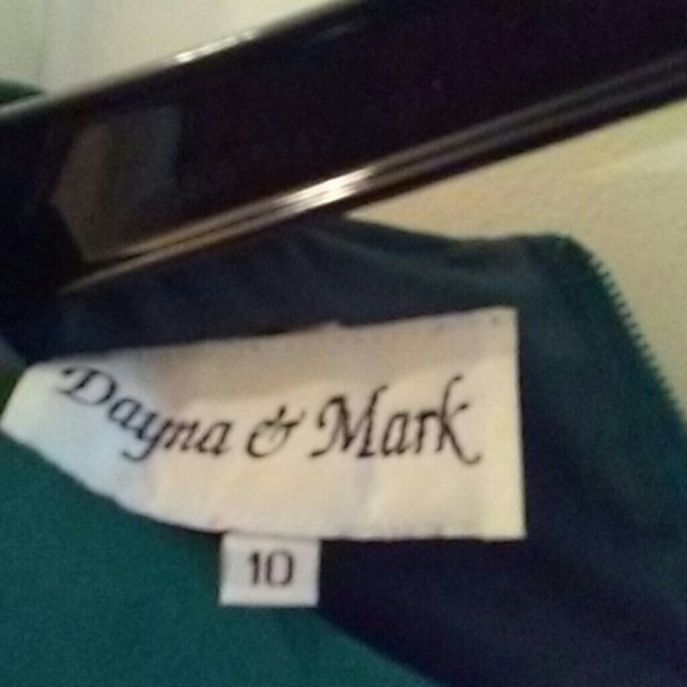 Dress - Picture 4 of 4